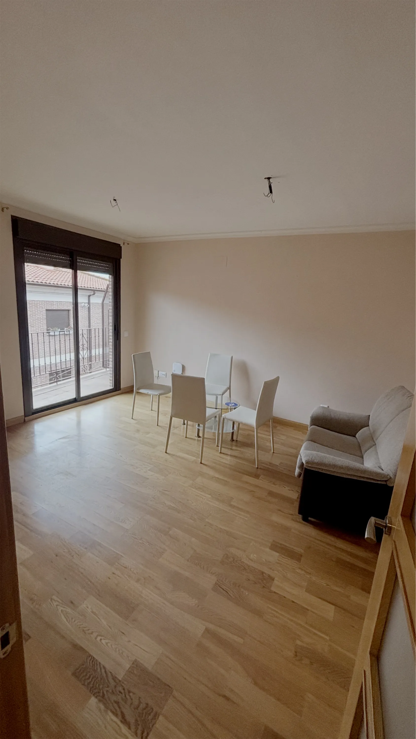 Estado inicial del inmueble — Salón-comedor (tras la limpieza)