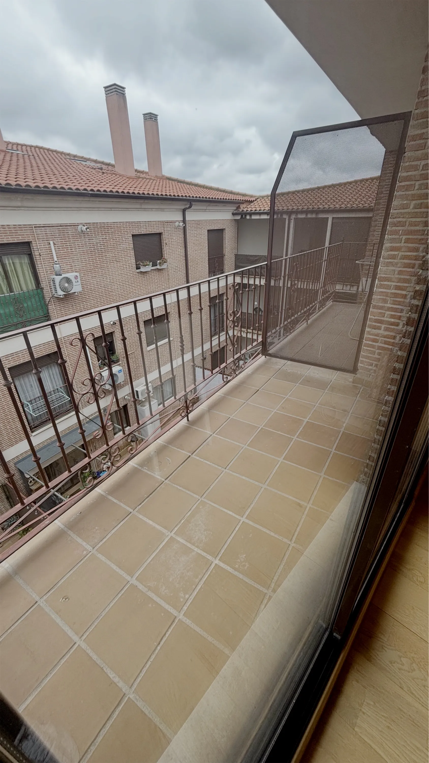 Estado inicial del inmueble — Terraza (tras la limpieza)