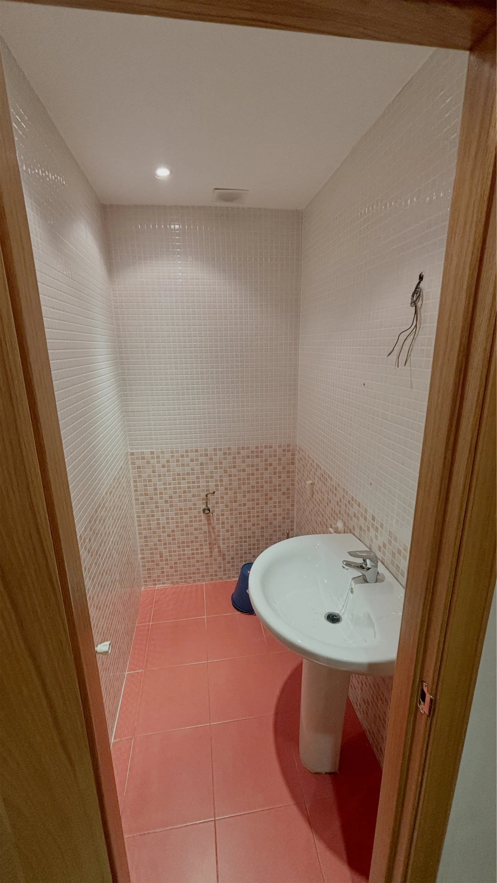 Estado inicial del inmueble — Baño 1 (tras la limpieza)