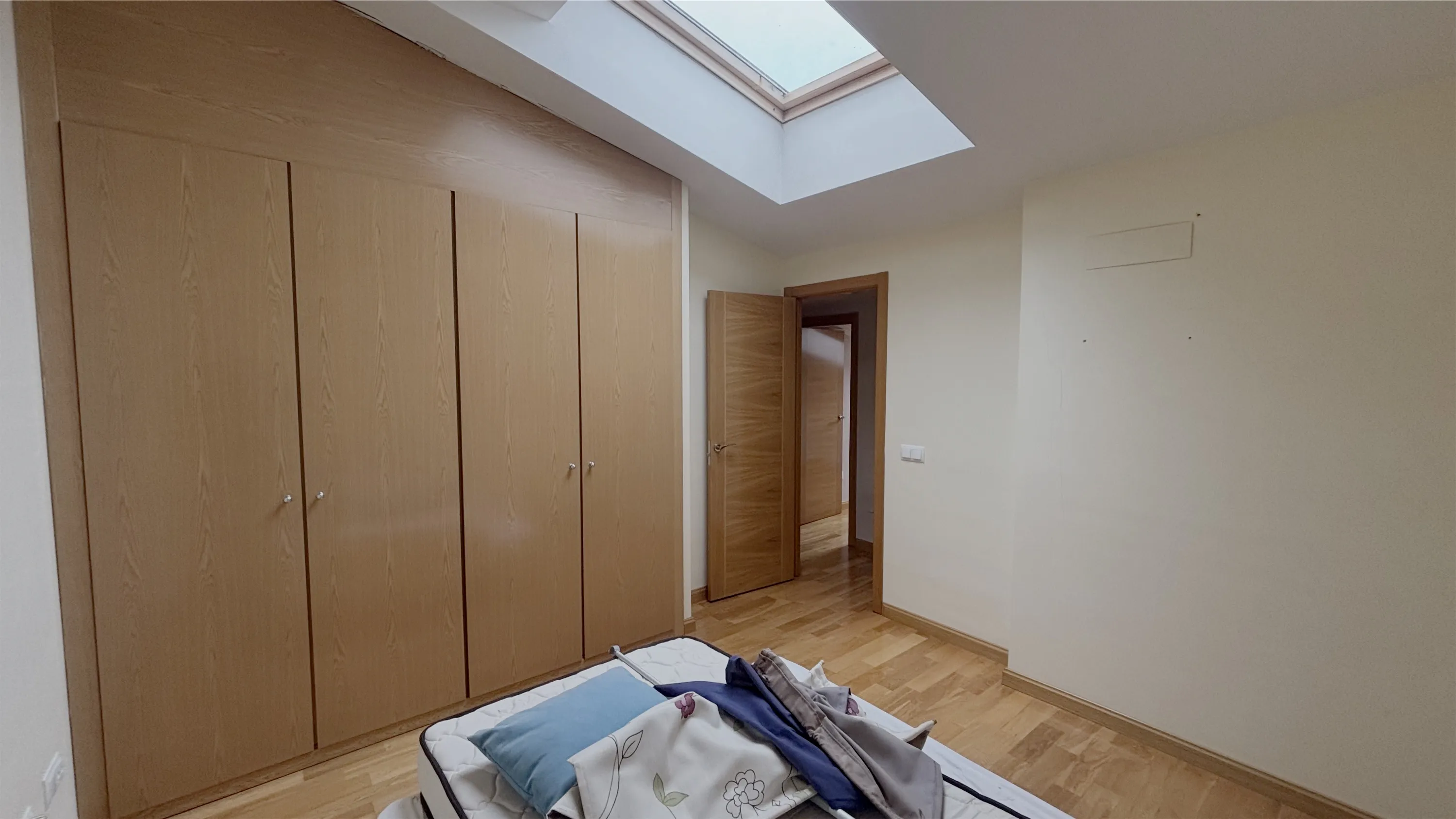 Estado inicial del inmueble — Dormitorio 1 (tras la limpieza)