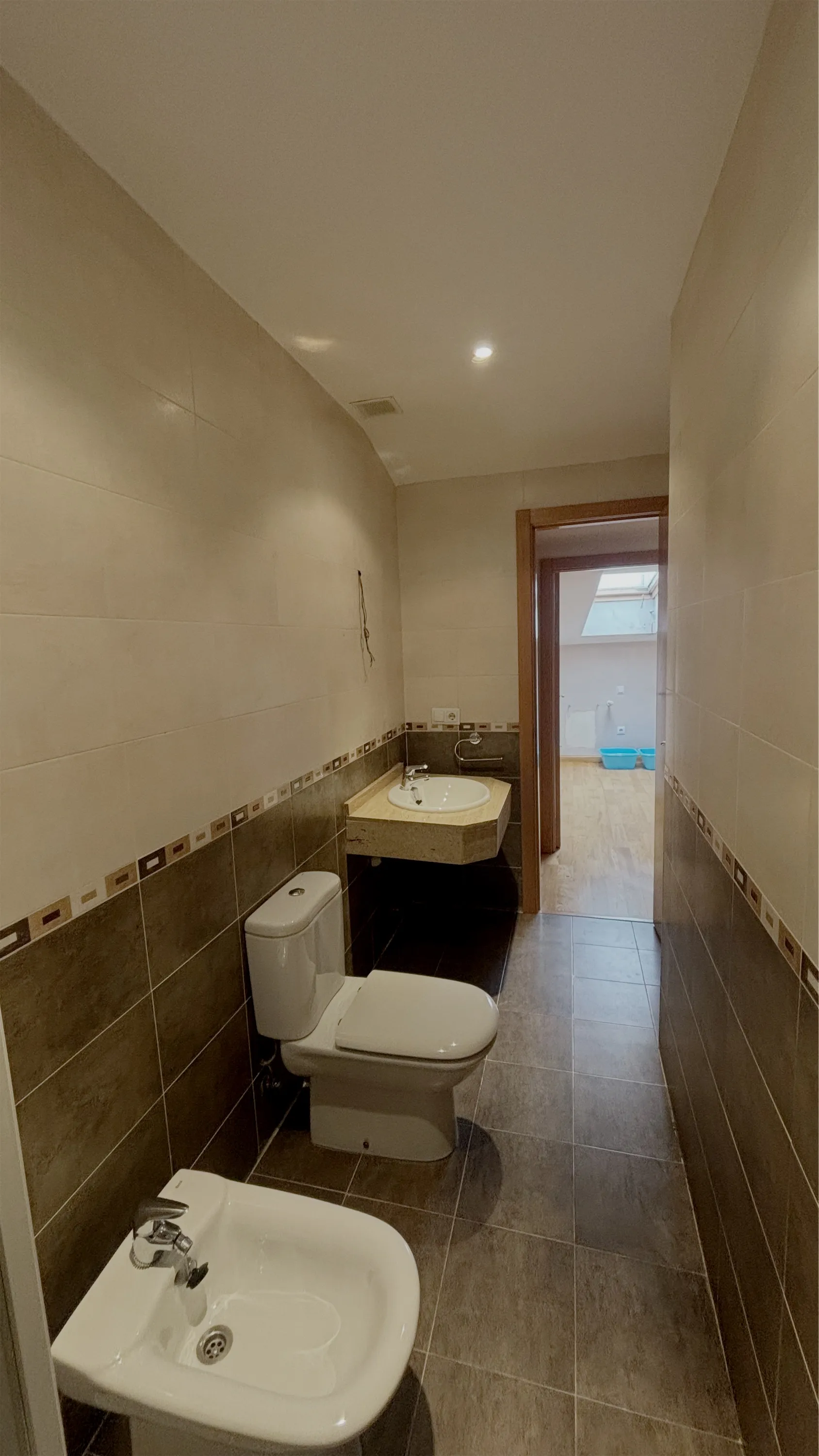 Estado inicial del inmueble — Baño 2 (tras la limpieza)