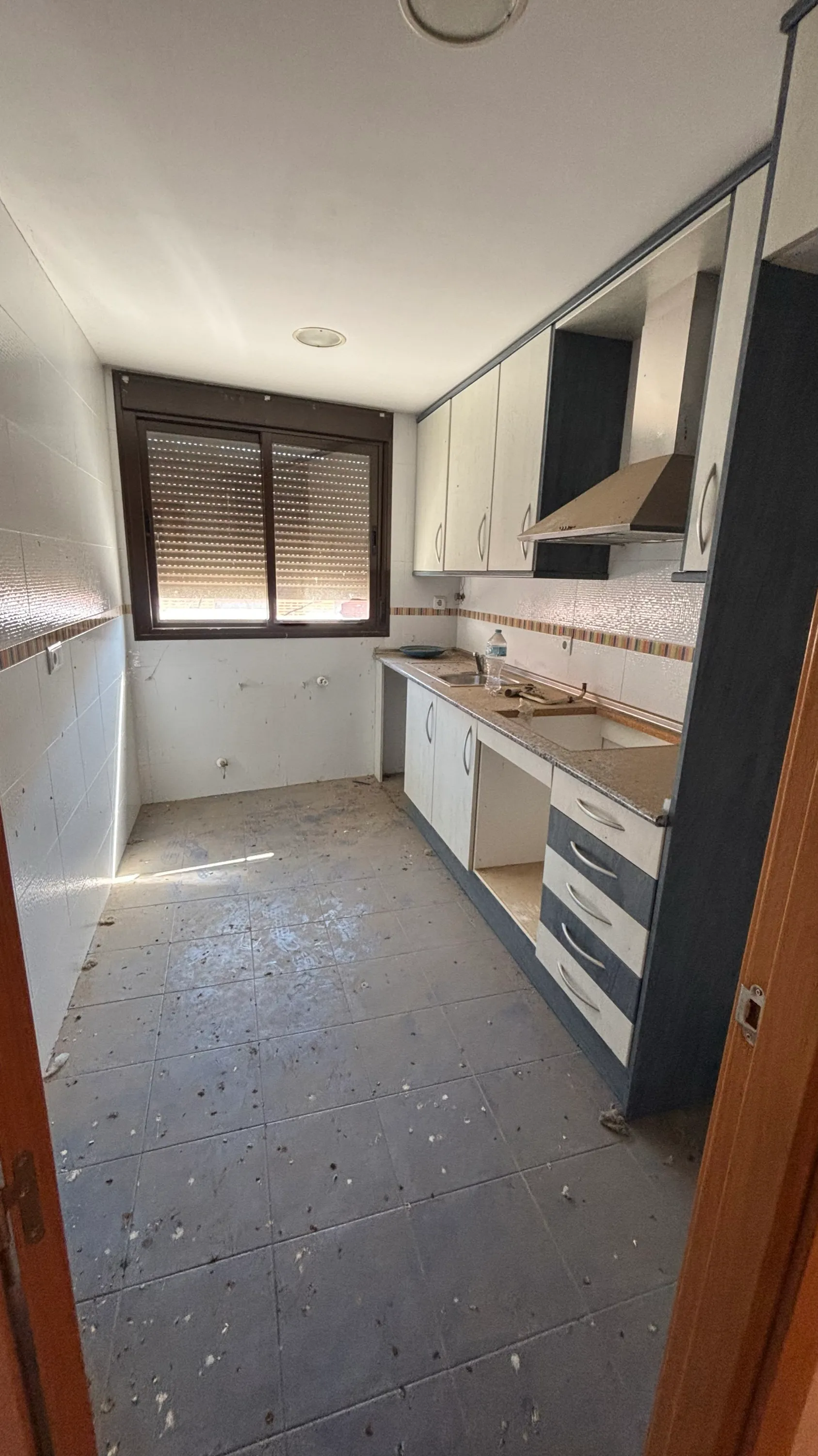 Estado inicial del inmueble — Cocina (primera entrada)