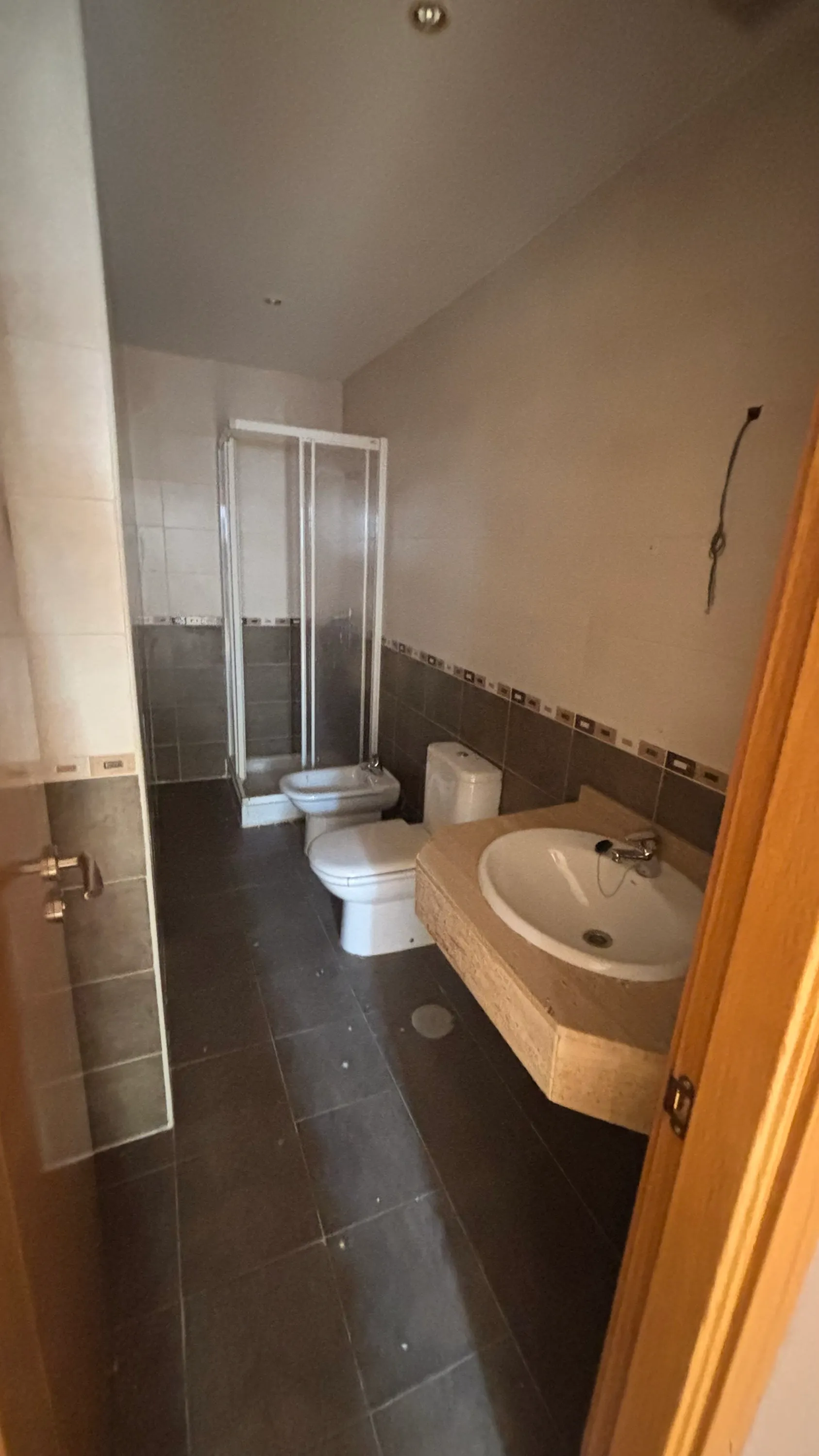 Estado inicial del inmueble — Baño 2 (primera entrada)